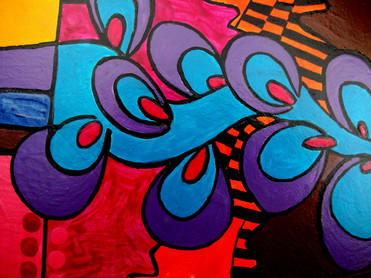 Design: Détail peinture sur bois 10, Détail 10. Fragment polychrome sous forme de photo d'un grand tableau acrylique (180x120) imaginé et peint par mes soins sur une grande table en bois. La table, si vous avez envie d'une vision d'ensemble est visible tant sur mon blog qu'en boutique sur ALM. Réalisation 100 % personnelle. Made by Isami des Couleurs 